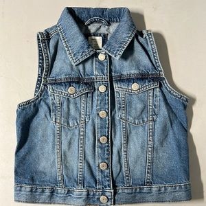 Gap kids girls jean vest. Size xl regular.